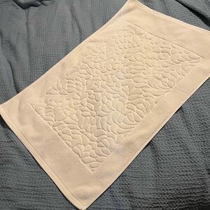 Lotus~Elegant White Cotton Bath Mat